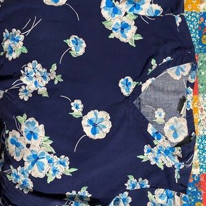 Grey’s Anatomy Blue Floral Scrub top, Size XL.